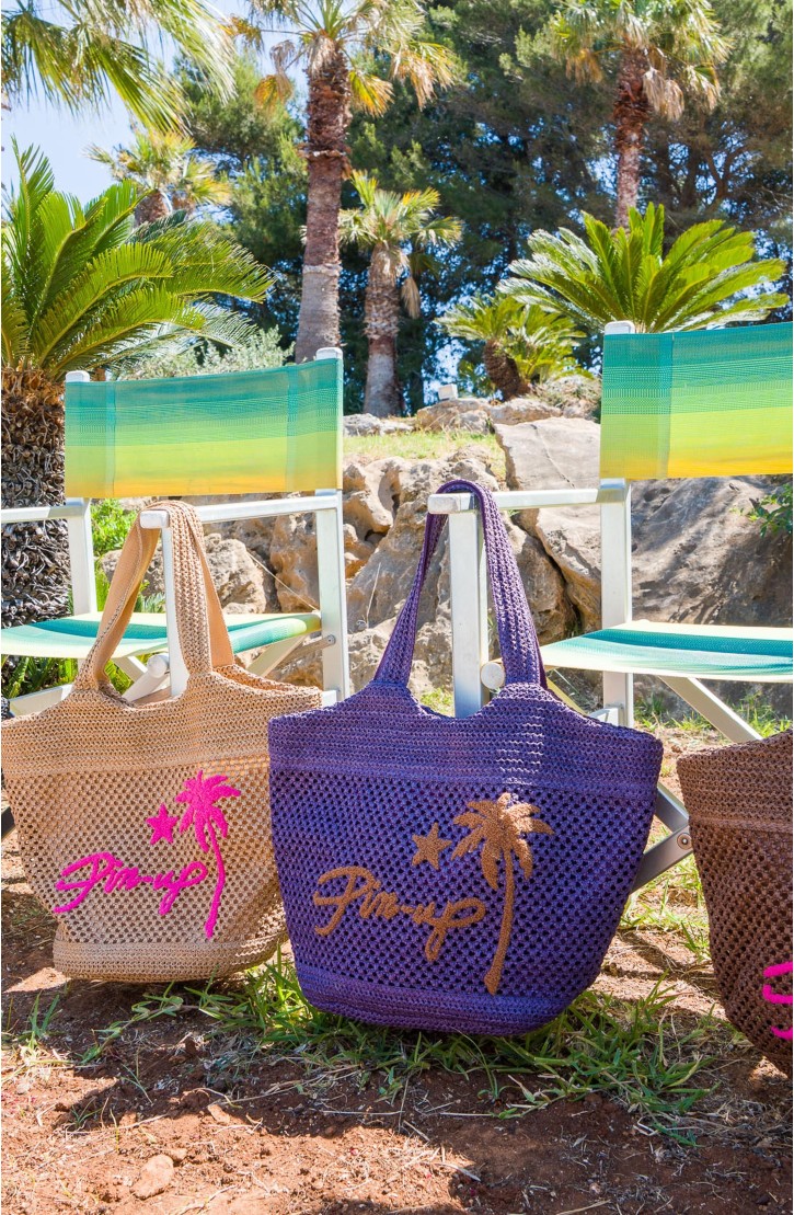 Ecological Raffia Bucket Bag Pin-Up
