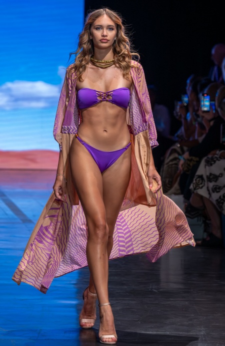 TOP BIKINI FASCIA IMBOTTITA CON INTRECCIO E PERLE TINTA UNITA Pin-Up Stars - 29