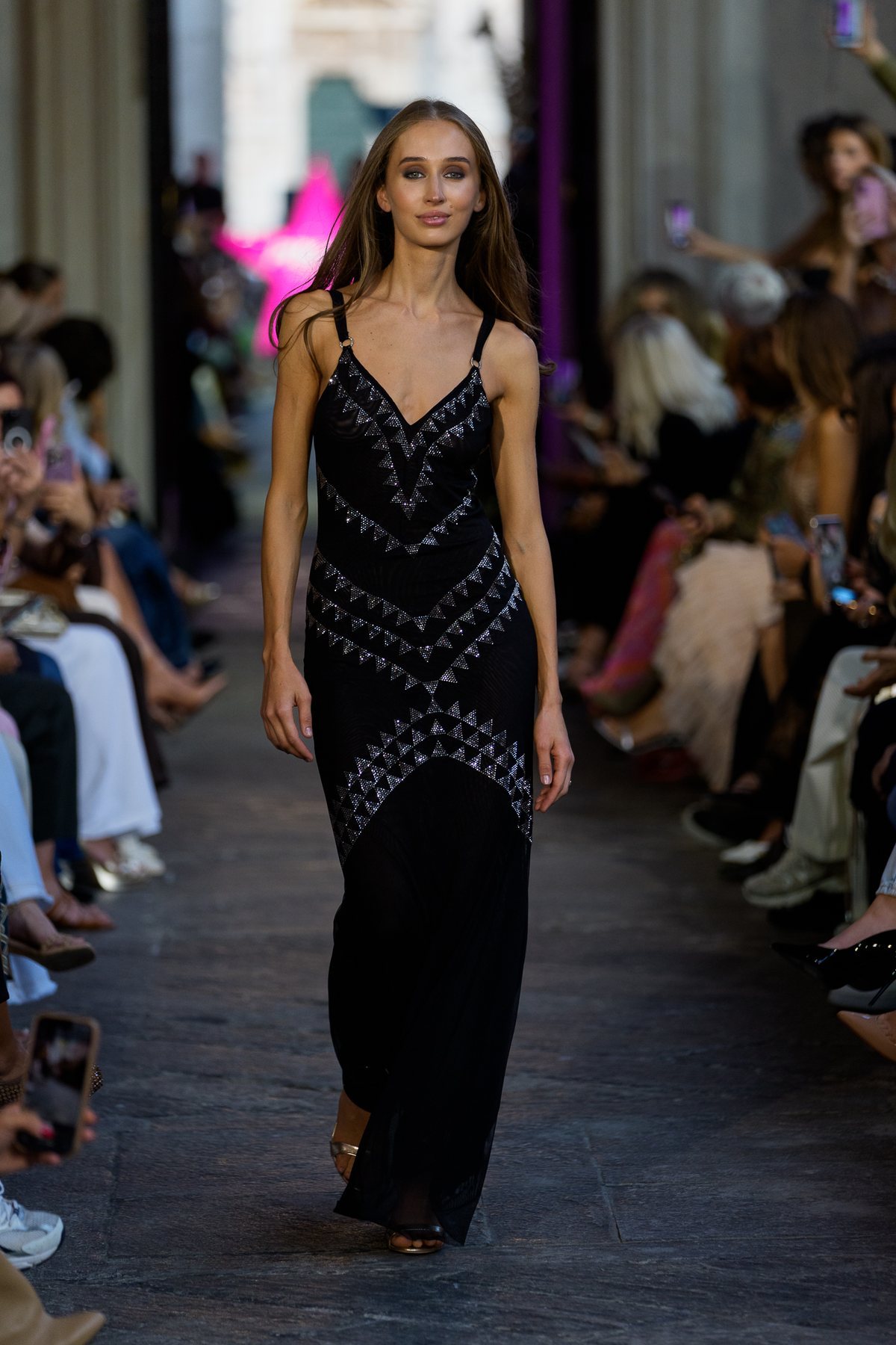 Pin-Up Stars Spring Summer 2027 runway look 25